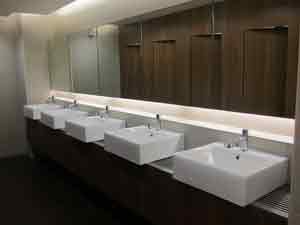 Restaurant Cleaning mirrors and toilets are important to customers